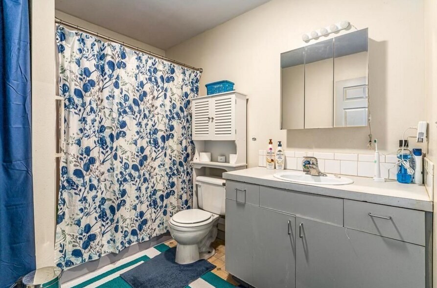 More Photos Of 3024 N Hogan St, Spokane Multifamily For Sale