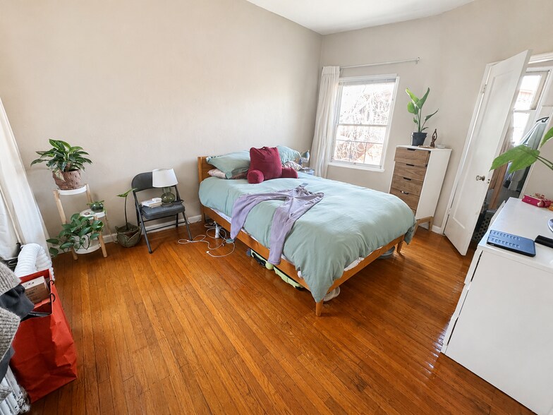 More Photos Of 1142 McKinley Ave, Oakland Apartments For Sale