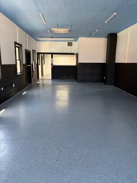 More Photos Of 155 Main St W, Monmouth Storefront For Lease