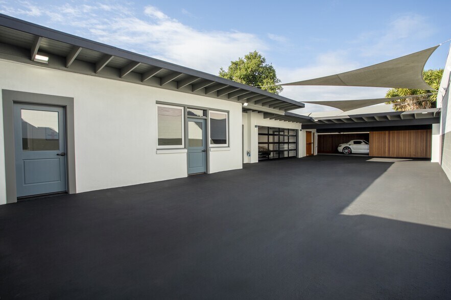 More Photos Of 1217 S Railroad Ave, San Mateo Showroom For Sale