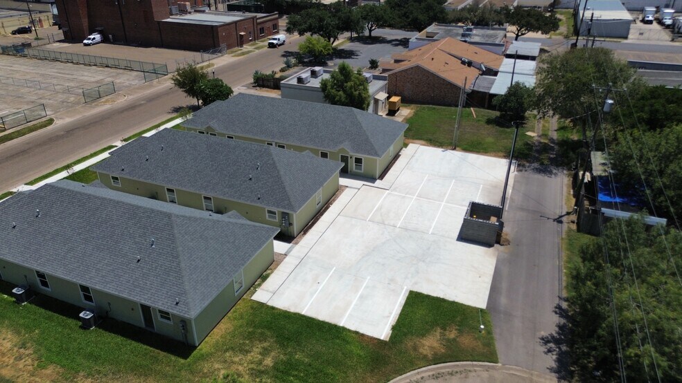 More Photos Of 222 Mahl St, Edinburg Apartments For Sale