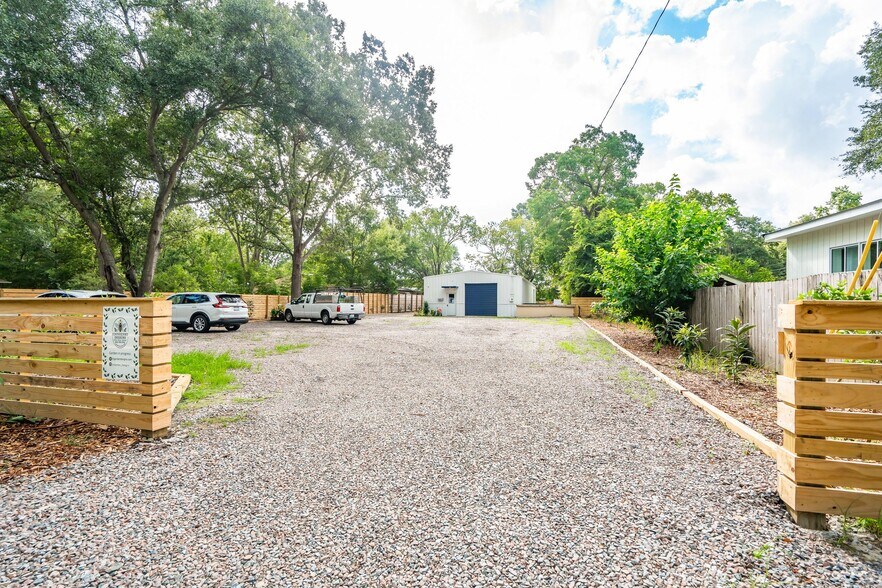 More Photos Of 806 Elsey Dr, Charleston Warehouse For Lease