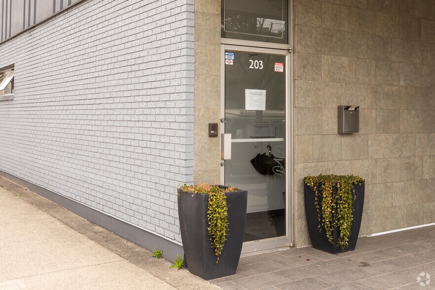More Photos Of 217 W 6th Ave, Vancouver Office For Lease
