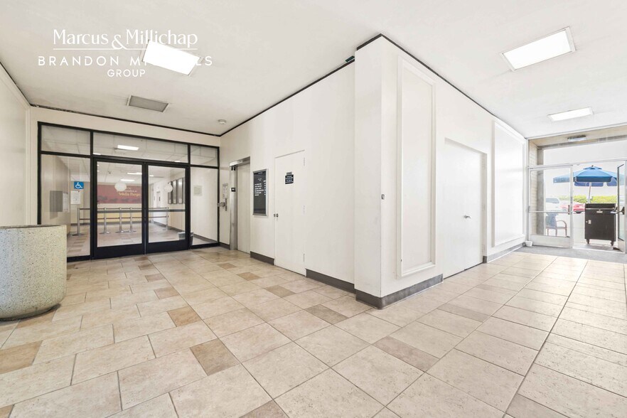 More Photos Of 13543-13545 Hawthorne Blvd, Hawthorne Loft Creative Space For Sale