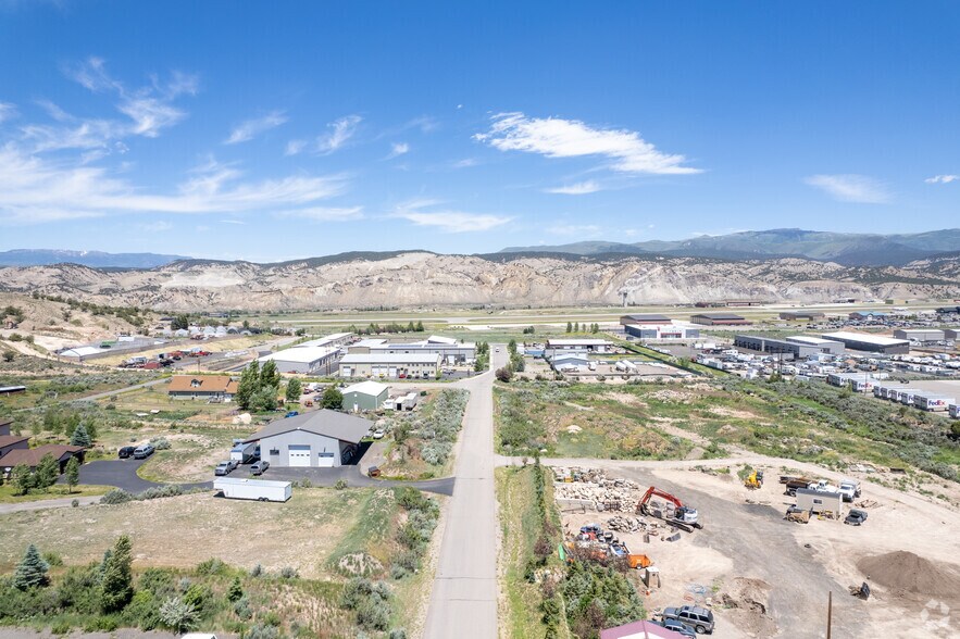 More Photos Of 707 Plane St, Gypsum Warehouse For Lease