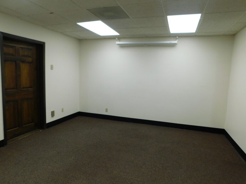 More Photos Of 207 4th St NW, Bemidji Storefront Retail Office For Lease