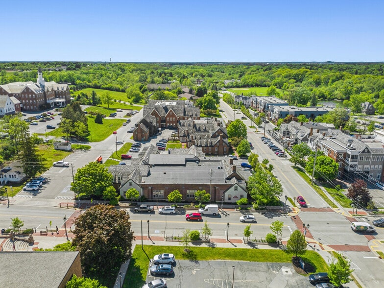 More Photos Of 528 Wells St, Delafield Storefront Retail Office For Sale