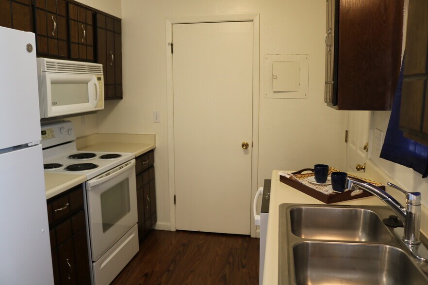 More Photos Of 333 23rd Ave, Longmont Apartments For Sale