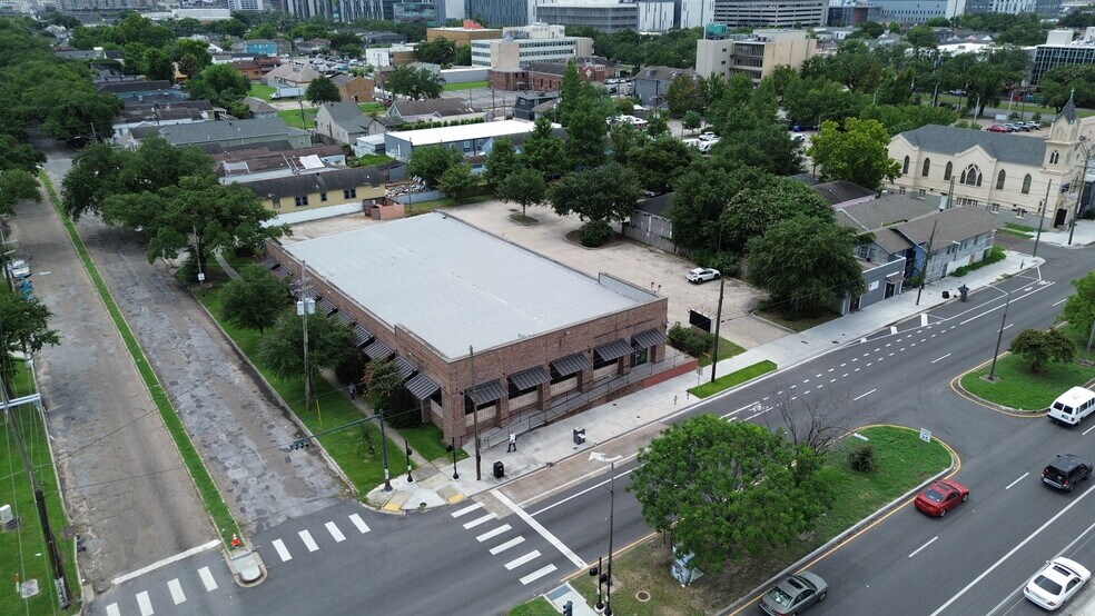 More Photos Of 230 N Broad St, New Orleans Freestanding For Lease