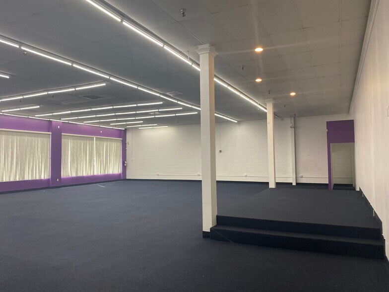 More Photos Of 3900 Bexley Pl, Suitland Storefront For Sale