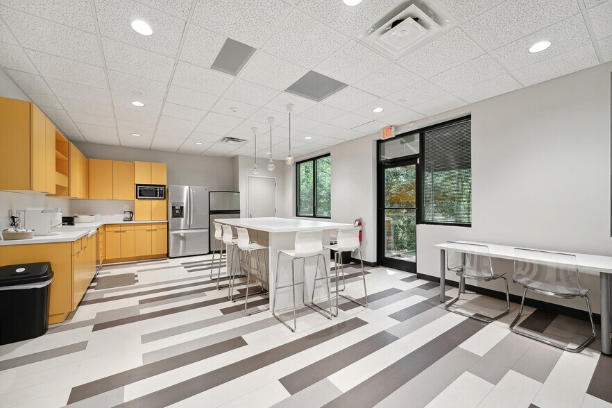 More Photos Of 3210 Fairhill Dr, Raleigh Office For Sale