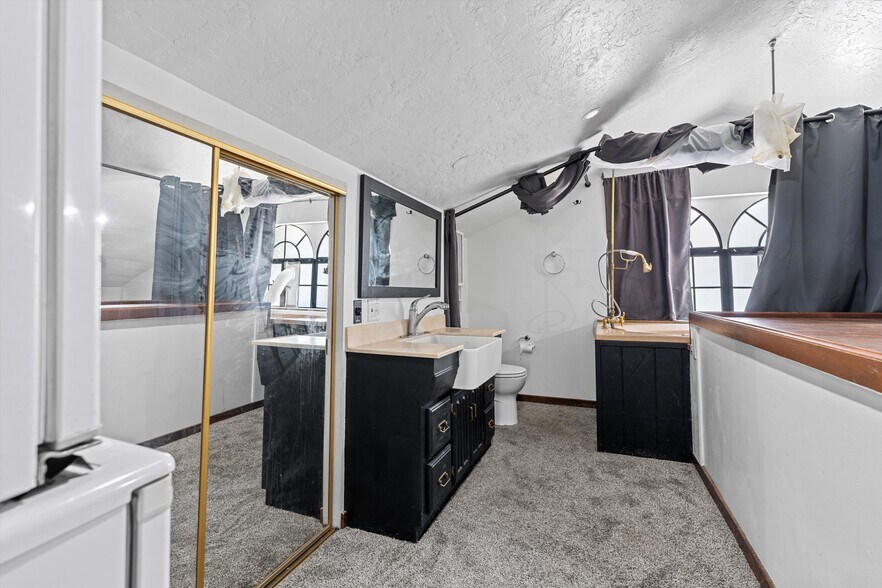 More Photos Of 17539 Elizabeth Lake Rd, Lake Hughes Hotel For Sale