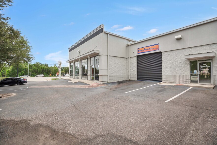 More Photos Of 2350 Us-17-92, Longwood Showroom For Sale