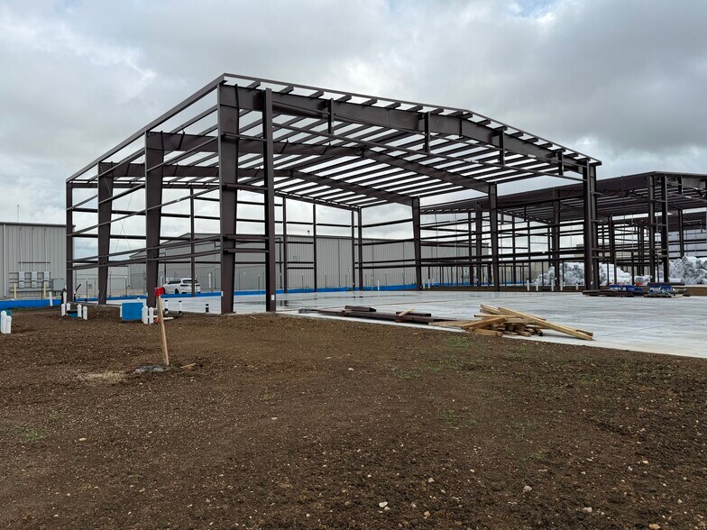 More Photos Of 3000 Westcourt rd, Denton Airplane Hangar For Sale