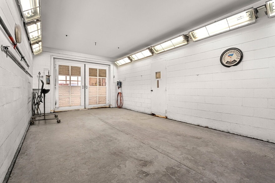 More Photos Of 135 Pleasant St, Lynn Industrial For Sale