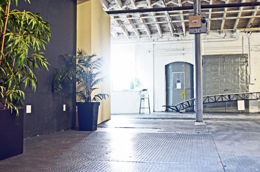 More Photos Of 500-530 Nepperhan Ave, Yonkers Showroom For Lease