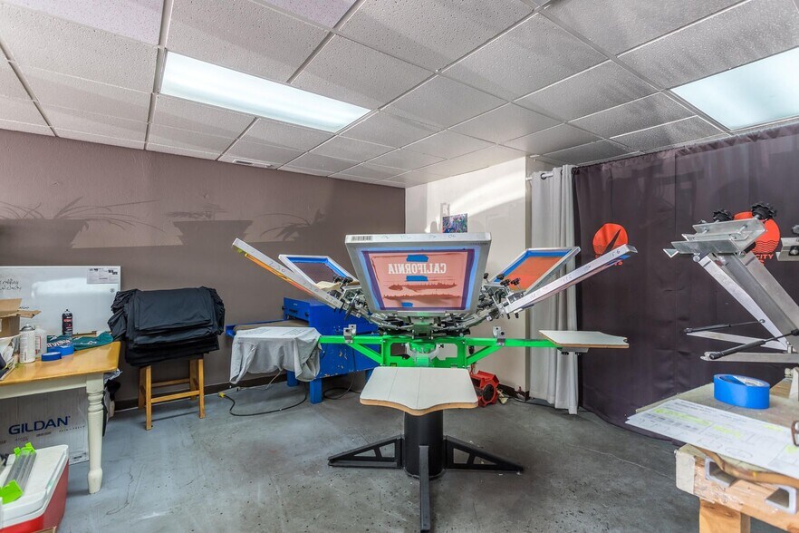 More Photos Of 1556 Hartnell Ave, Redding Office For Sale