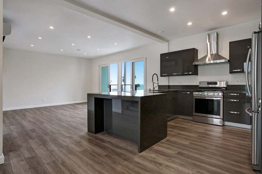More Photos Of 618 S Coast Hwy, Laguna Beach Apartments For Sale