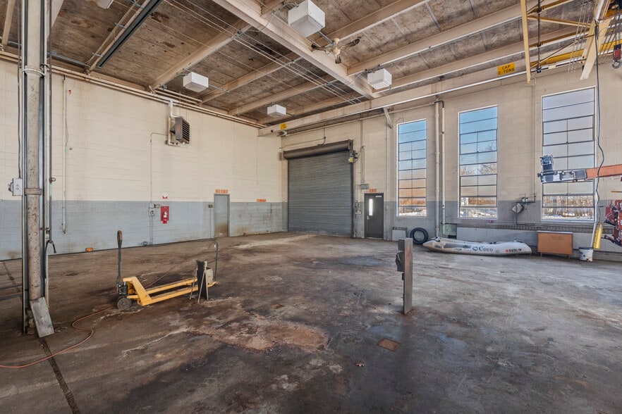 More Photos Of 251 Freestone Ave, Portland Manufacturing For Sale