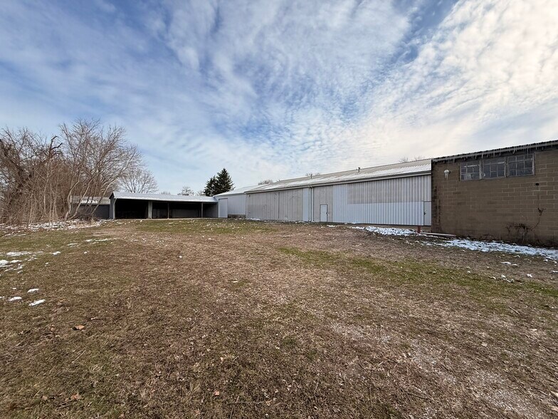 More Photos Of 135 Kensington Ave, Zanesville Warehouse For Lease
