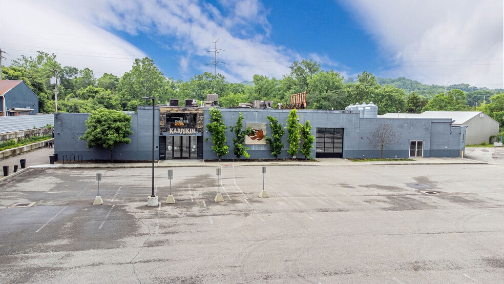 More Photos Of 3717 Jonlen Dr, Fairfax Flex For Lease