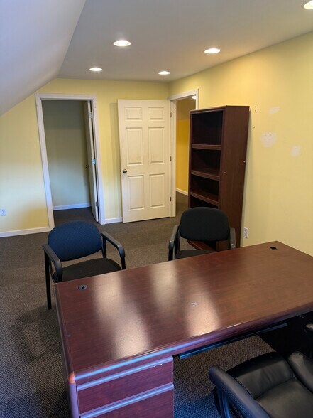 More Photos Of 688 Derby Ave, Seymour Warehouse For Lease