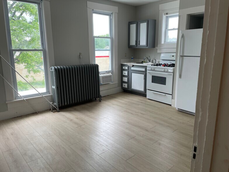 More Photos Of 1225 Vincennes St, New Albany Apartments For Sale