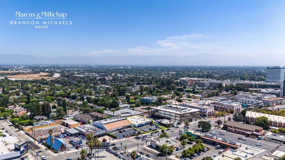 More Photos Of 15603-15607 Ventura Blvd, Encino General Retail For Sale
