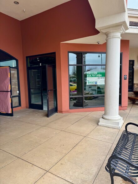 More Photos Of 252-254 W Los Angeles Ave, Moorpark Freestanding For Lease