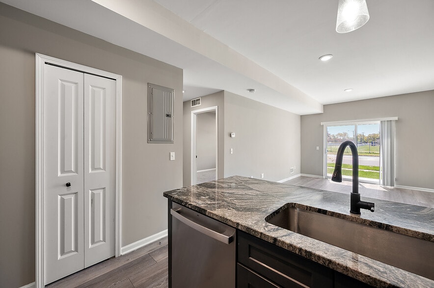 More Photos Of 1241-1251 E Woodward Heights Blvd, Hazel Park Apartments For Sale