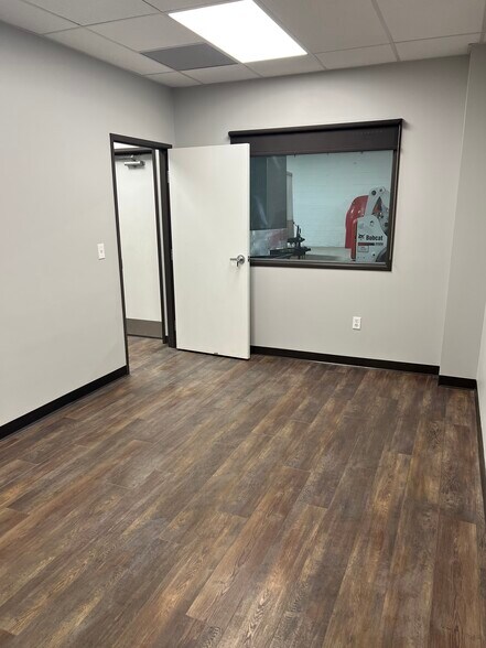 More Photos Of 2100 E 112th Ave, Northglenn Warehouse For Lease