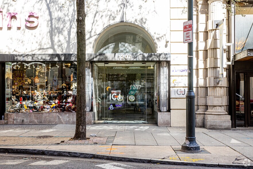 More Photos Of 1207 Chestnut St, Philadelphia Medical For Lease