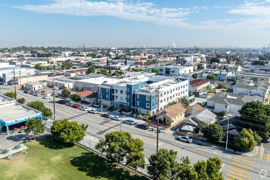 More Photos Of 516 N Fries Ave, Wilmington Apartments For Sale