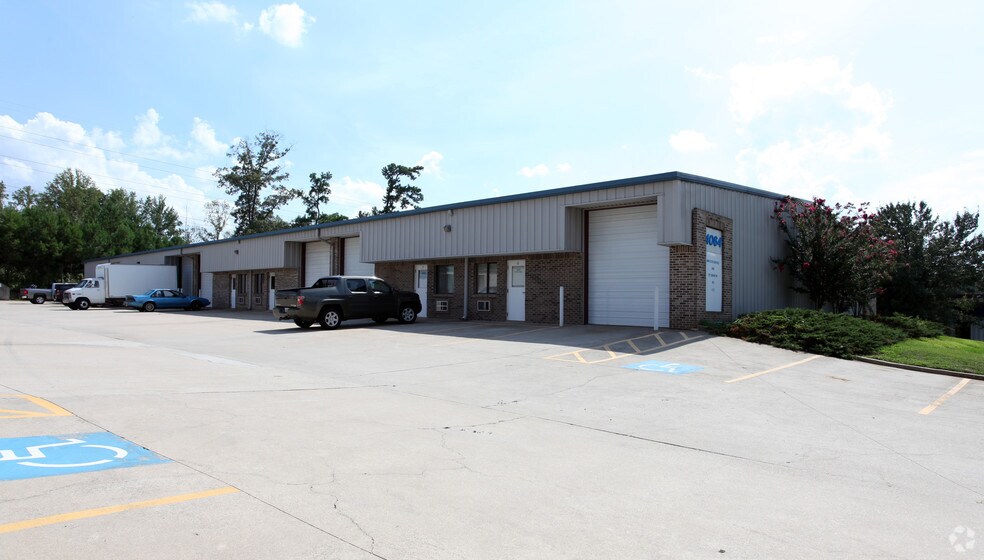 More Photos Of 4064 Nine McFarland Dr, Alpharetta Flex For Lease