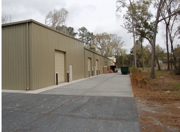 More Photos Of 2050 Old Bailey Rd, Ridgeland Showroom For Lease