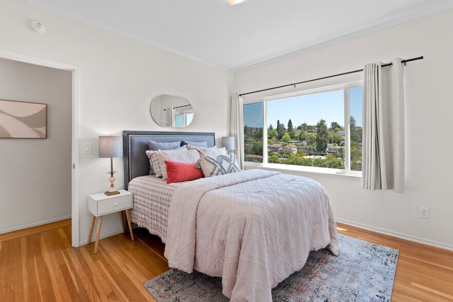 More Photos Of 881 Erie St, Oakland Apartments For Sale
