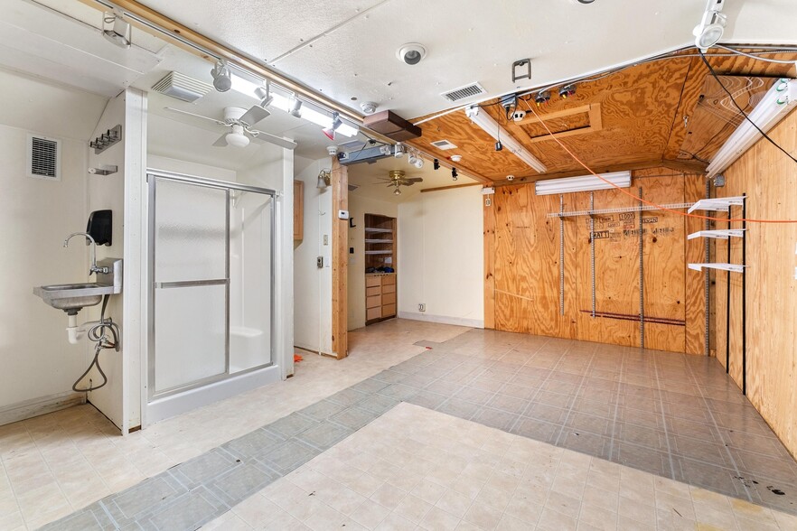 More Photos Of 121 Scott St, San Marcos Office Residential For Sale