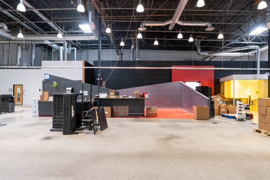 More Photos Of 2710 Media Center Dr, Los Angeles Research And Development For Lease