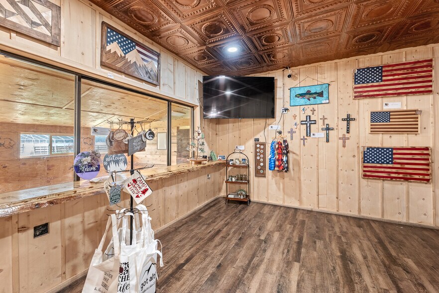 More Photos Of 17460 County Road 501, Bayfield Restaurant For Lease