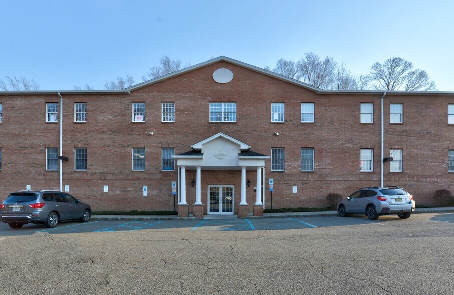 More Photos Of 7 Industrial Rd, Pequannock Office For Lease