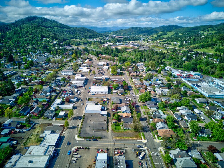 More Photos Of 1328 SE Stephens St, Roseburg Auto Dealership For Sale