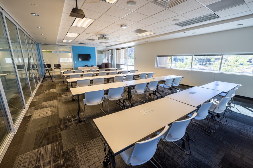 More Photos Of 8700 S Price Rd, Tempe Office For Sale