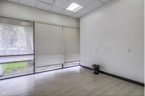 More Photos Of 5947-5951 Variel Ave, Woodland Hills Office For Lease