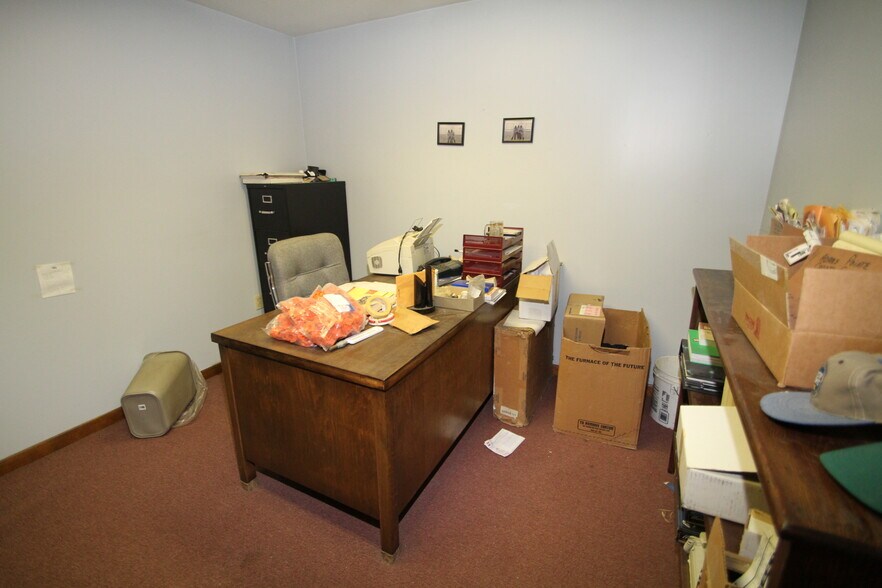 More Photos Of 712 Magee Ave, Jeannette Warehouse For Sale