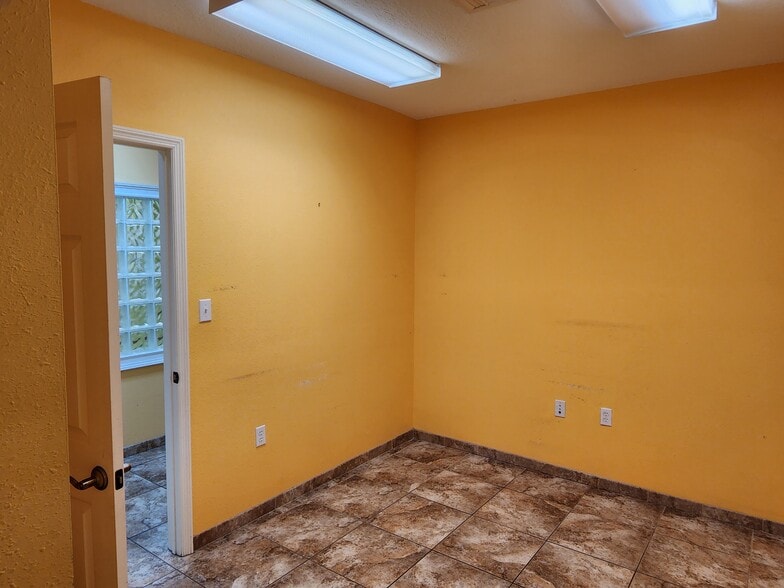 More Photos Of 2344 Crestover Ln, Wesley Chapel Medical For Lease