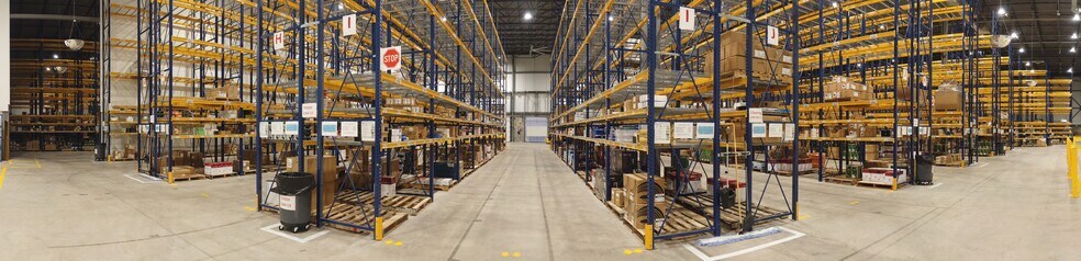 More Photos Of 1245 De L'aviation Av, Dieppe Manufacturing For Lease