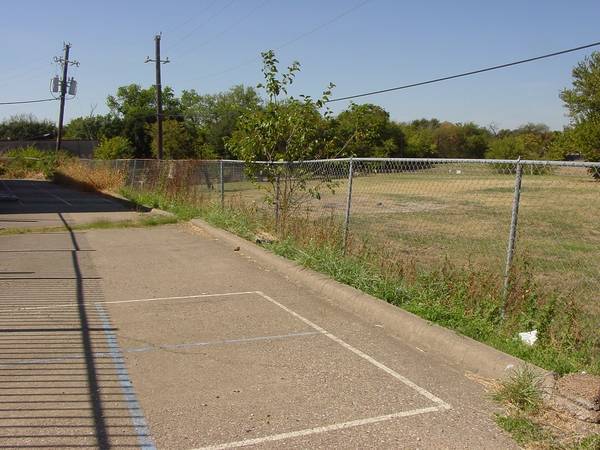 More Photos Of 5747-5757 Samuell Blvd, Dallas Unknown For Lease