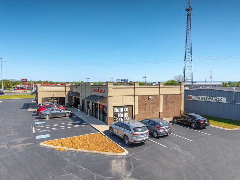 More Photos Of 2585 Decherd Blvd, Decherd Storefront For Lease