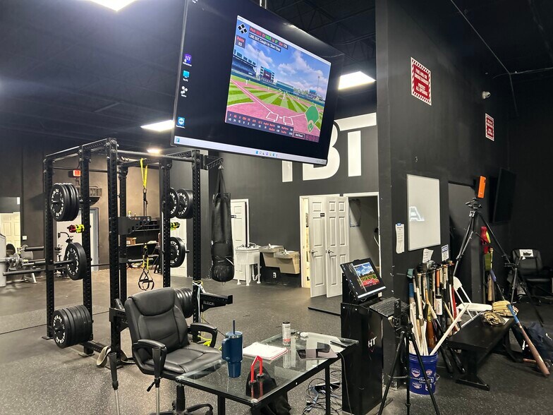 More Photos Of 1021-1051 N State Road 7, Margate Freestanding For Lease