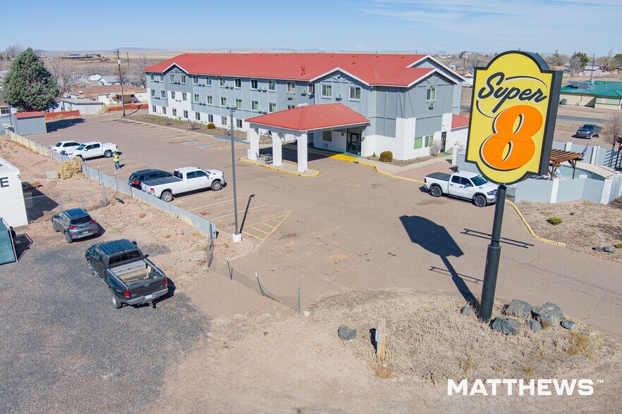 More Photos Of 1989 Navajo Blvd, Holbrook Hotel For Sale